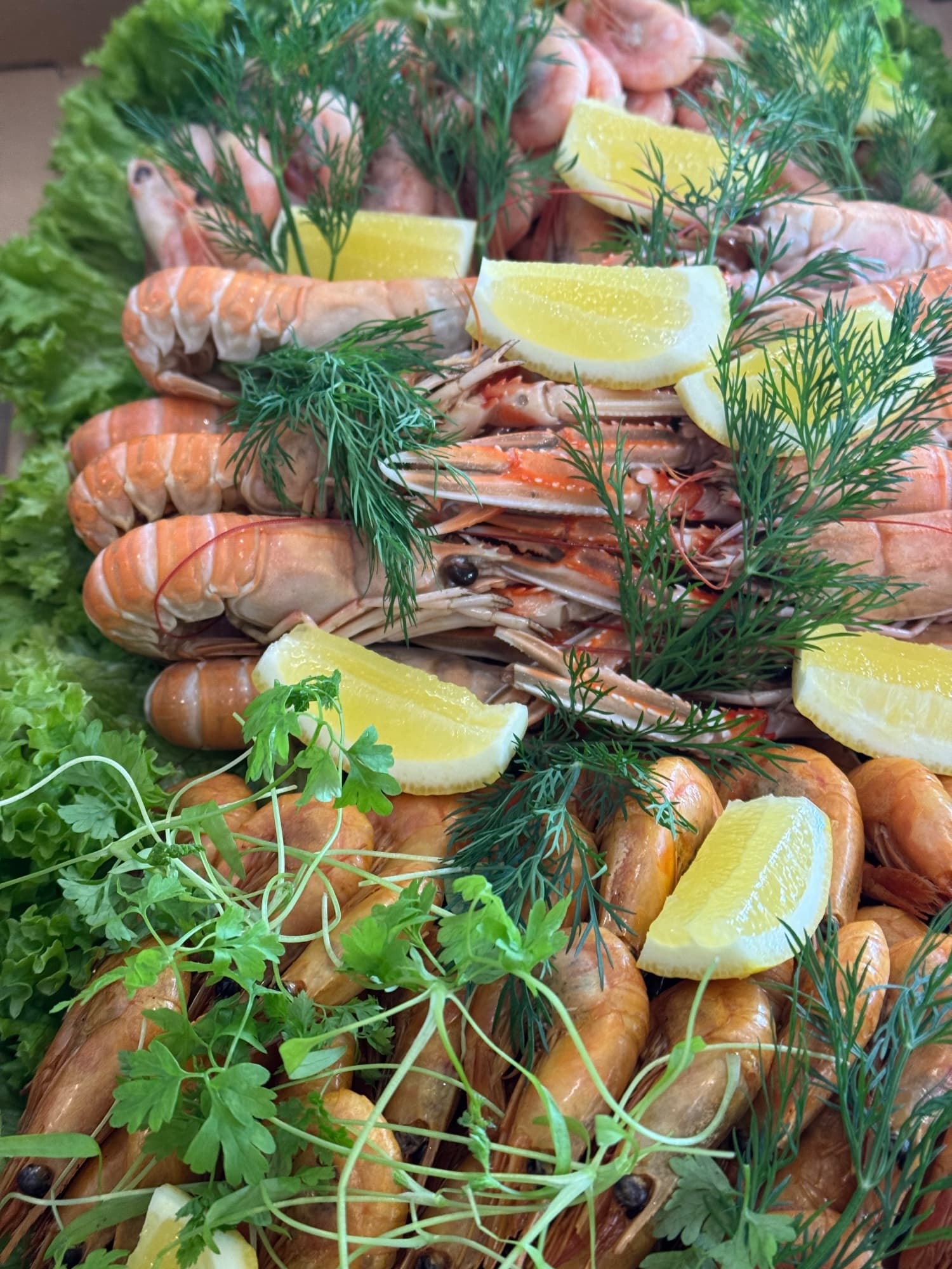 Shrimp platter, deluxe